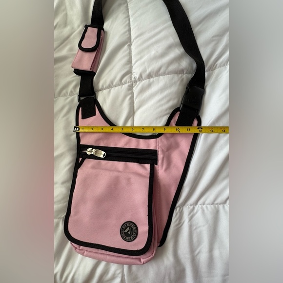 Everest Messenger Bag Medium Pink - Picture 6 of 16